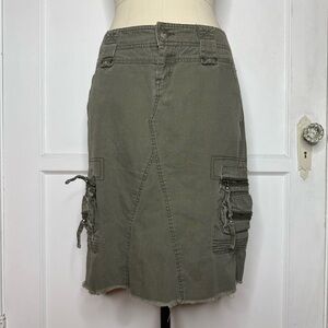 Plugg olive cargo skirt
